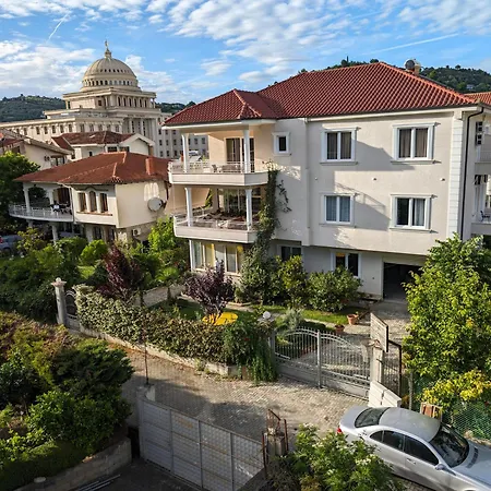 With Garden & Balcony