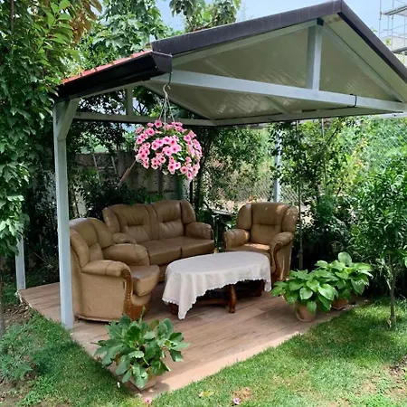 With Garden & Balcony Apartment Berat