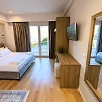 Appartement With Garden & Balcony