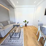 With Garden & Balcony Appartement Berat