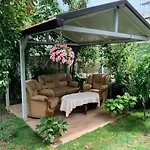 With Garden & Balcony Appartement Berat