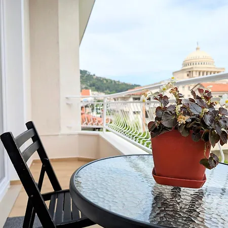 With Garden & Balcony