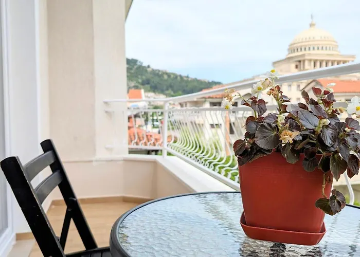 With Garden & Balcony