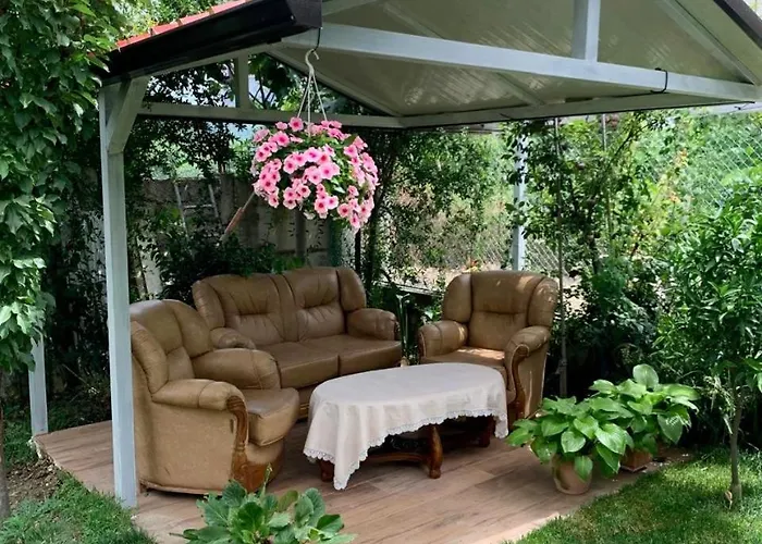 With Garden & Balcony Daire Berat